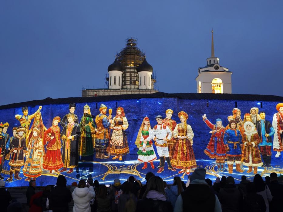 Мультимедийный спектакль в Псковском кремле