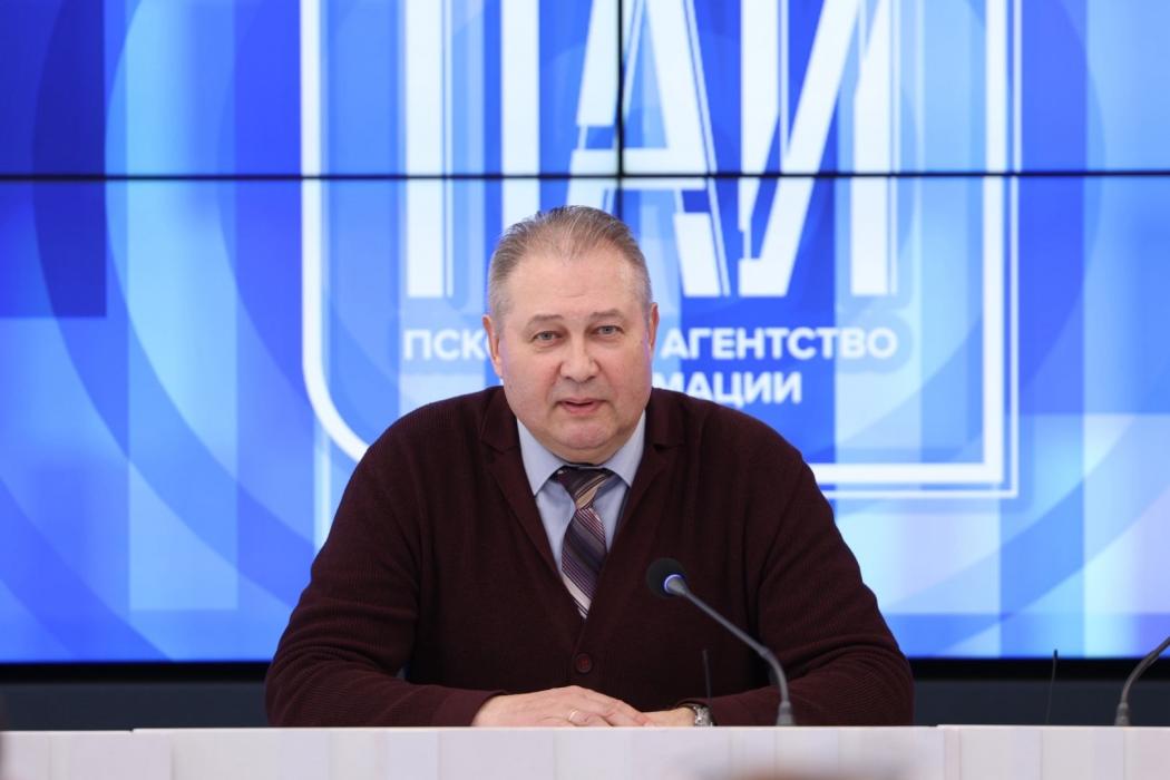 Участники программы «Герои земли Псковской» попробовали свои силы в мастер-классе по выступлениям на брифингах