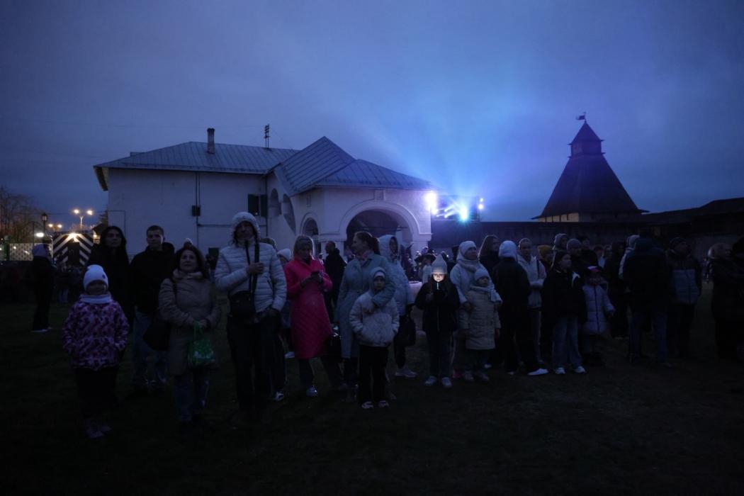 Мультимедийный спектакль в Псковском кремле