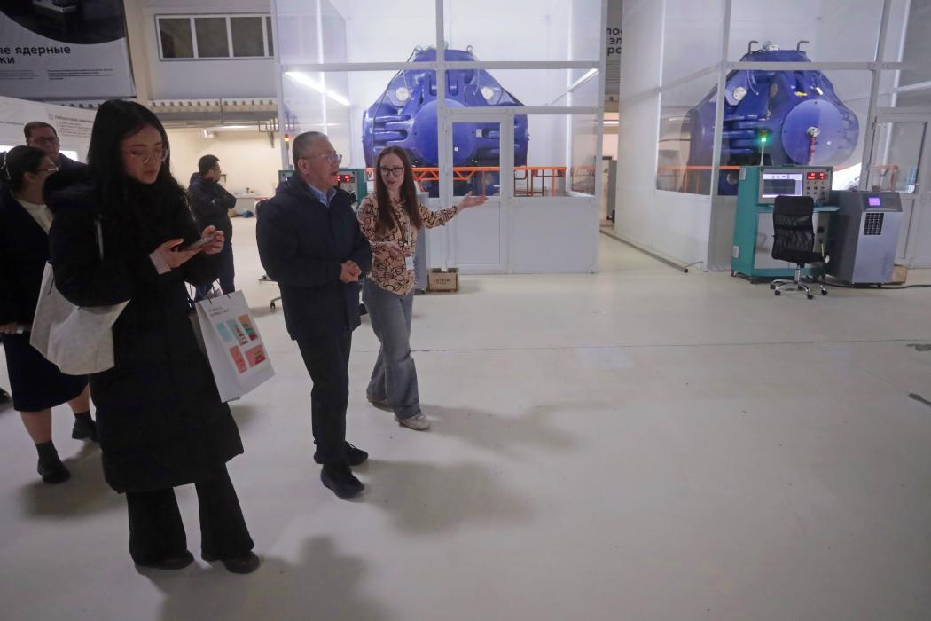 Делегация Генерального консульства Китайской Народной Республики
