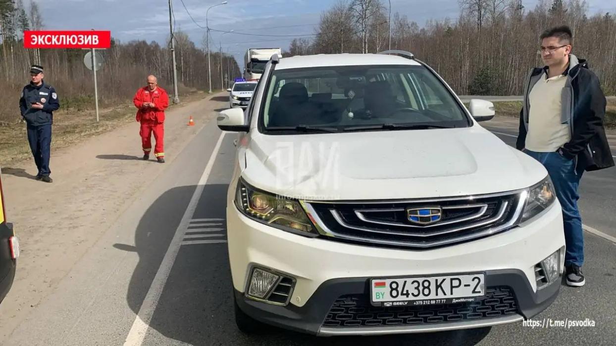 В Пскове женщина перебегала дорогу вне перехода и попала под машину