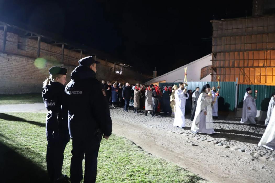 Полиция обеспечила безопасность псковичей во время празднования православной Пасхи