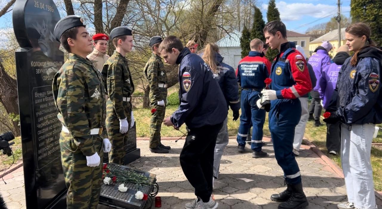Высадка аллеи в Острове