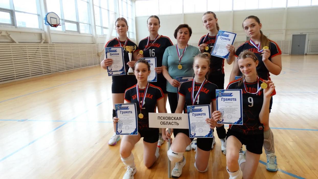 Команда Пустошки выиграла отбор на всероссийские соревнования по волейболу «Серебряный мяч»