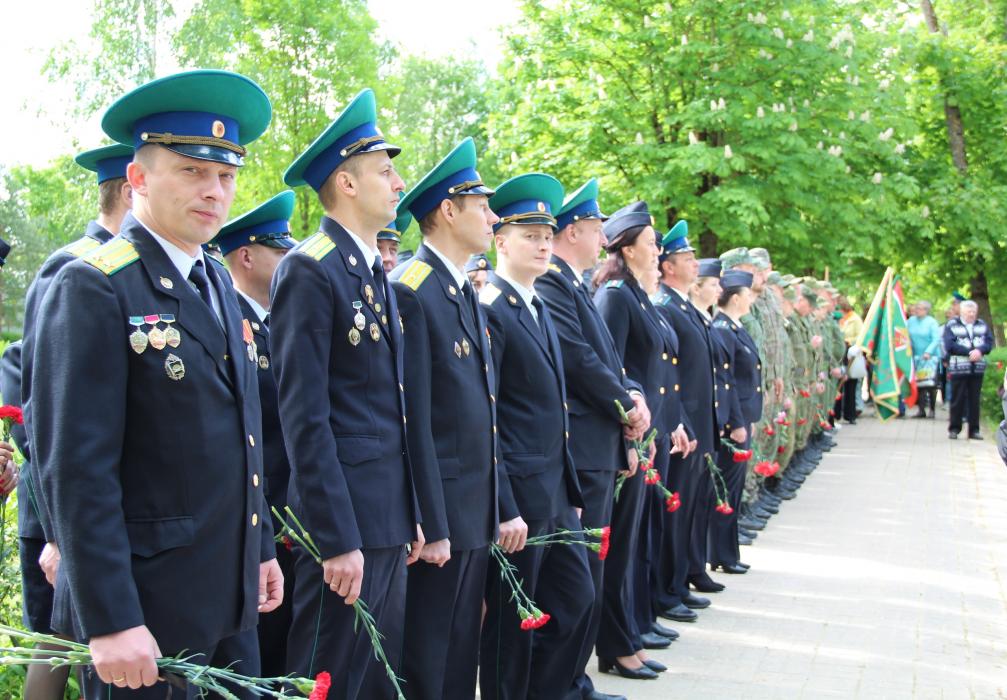 Аллею Памяти в честь погибших пограничников открыли в Пыталово