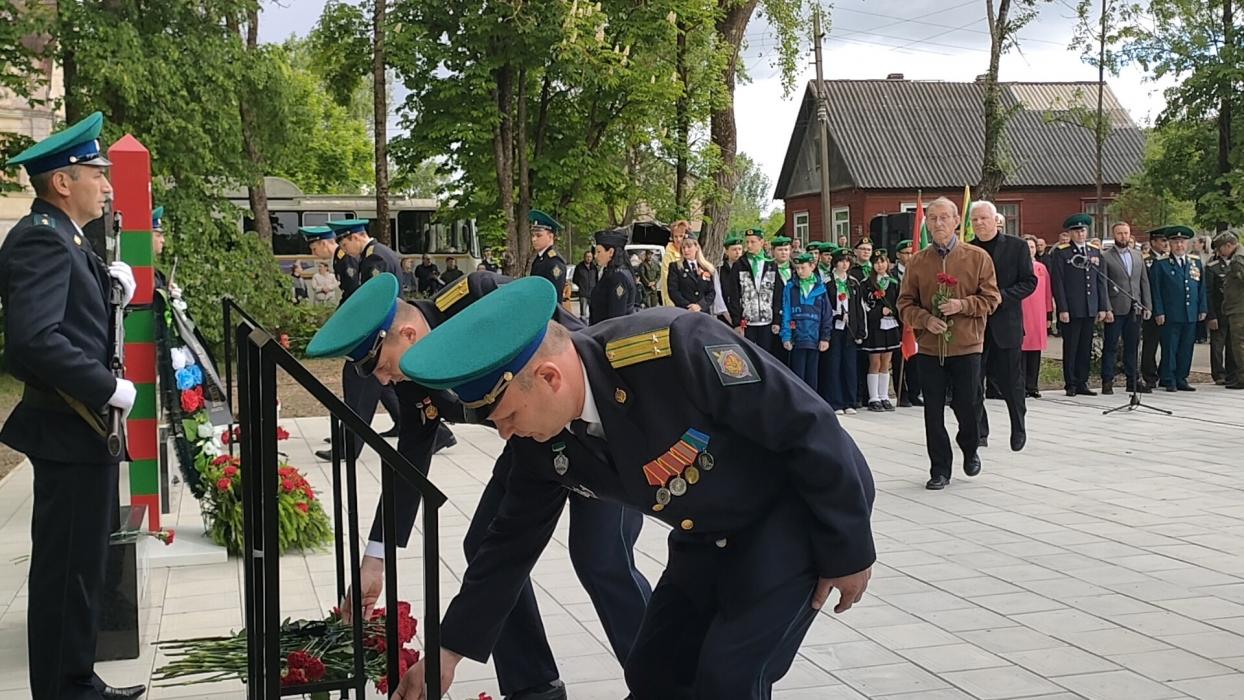 Аллею Памяти в честь погибших пограничников открыли в Пыталово