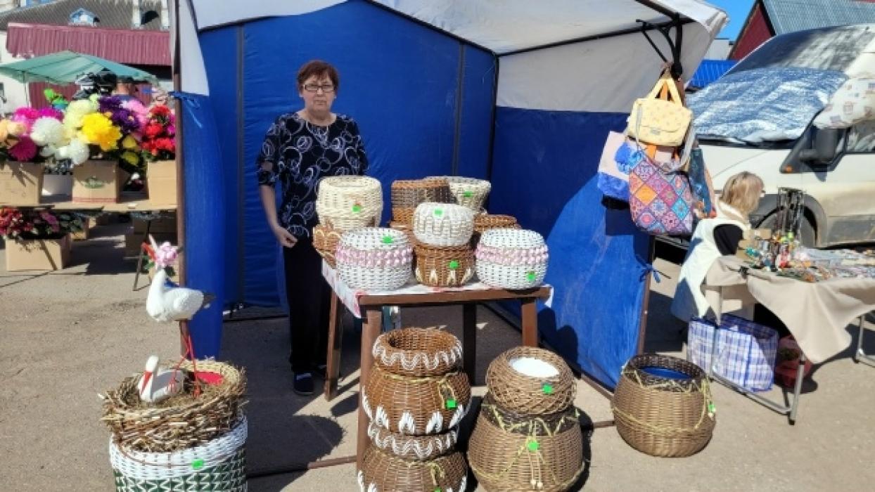 Весенняя сельскохозяйственная ярмарка прошла в Новоржеве