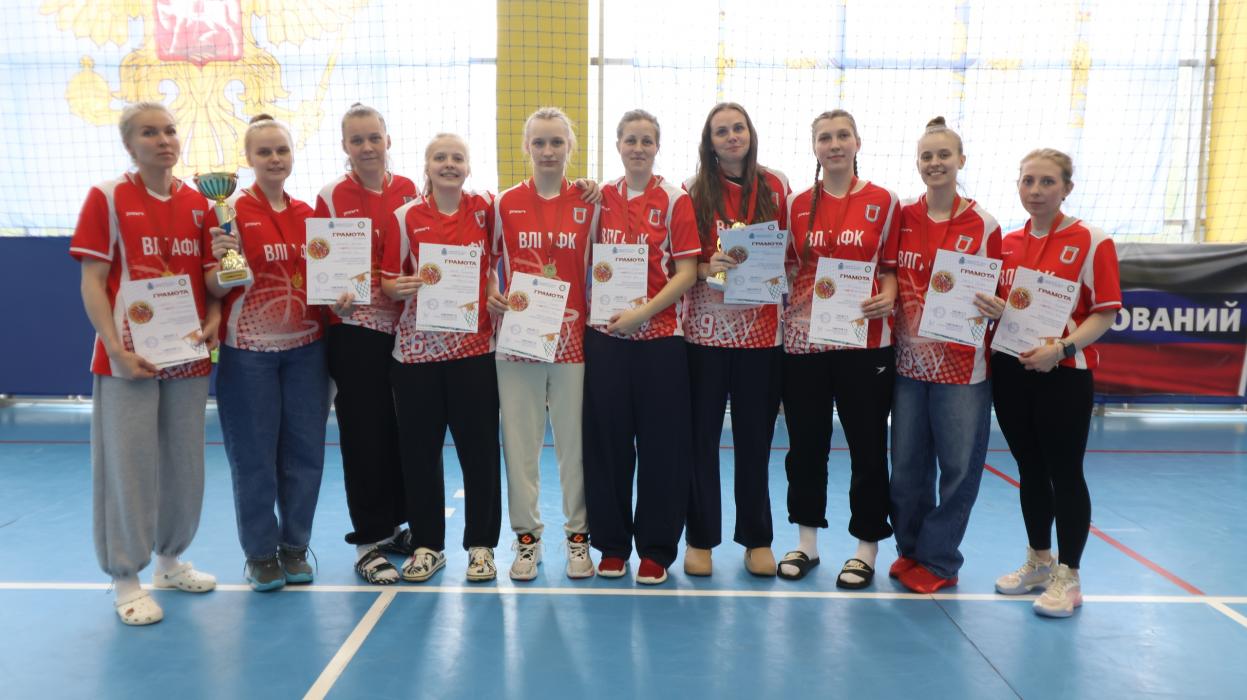 Псковичи впервые за последние 19 лет выиграли чемпионат области по баскетболу 