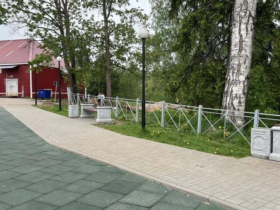 Третий этап благоустройства реализуется на набережной реки Щировки в Стругах Красных