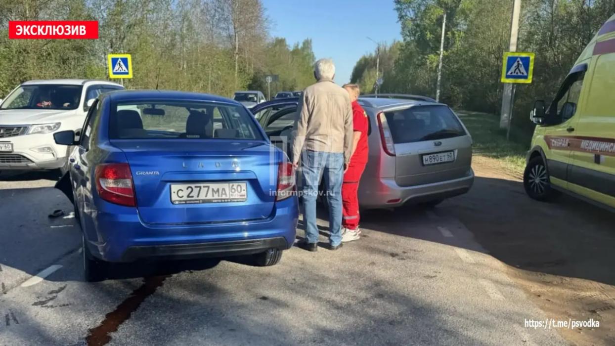 Женщина пострадала в ДТП у псковской деревни Амосово