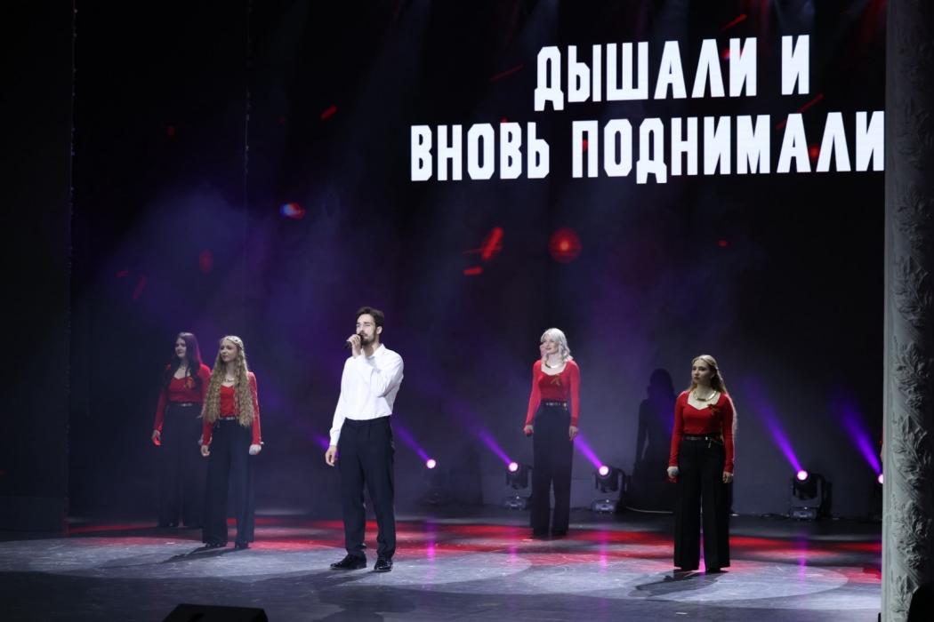 Большой праздничный концерт «О тех, кого ждут!» проходит в Пскове