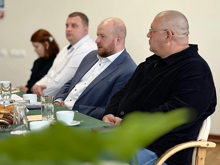 Глава Пскова за завтраком обсудил со студентами их идеи по развитию города