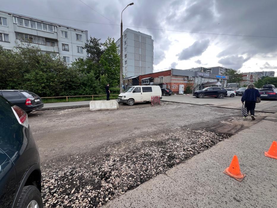Работы по устранению аварийных ям на дворовых территориях и проездах