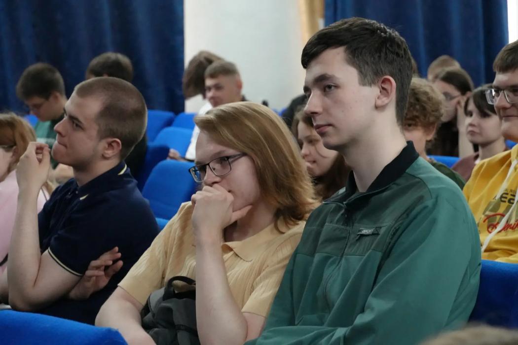 Технологические возможности обсудила «Единая Россия» с псковской молодёжью