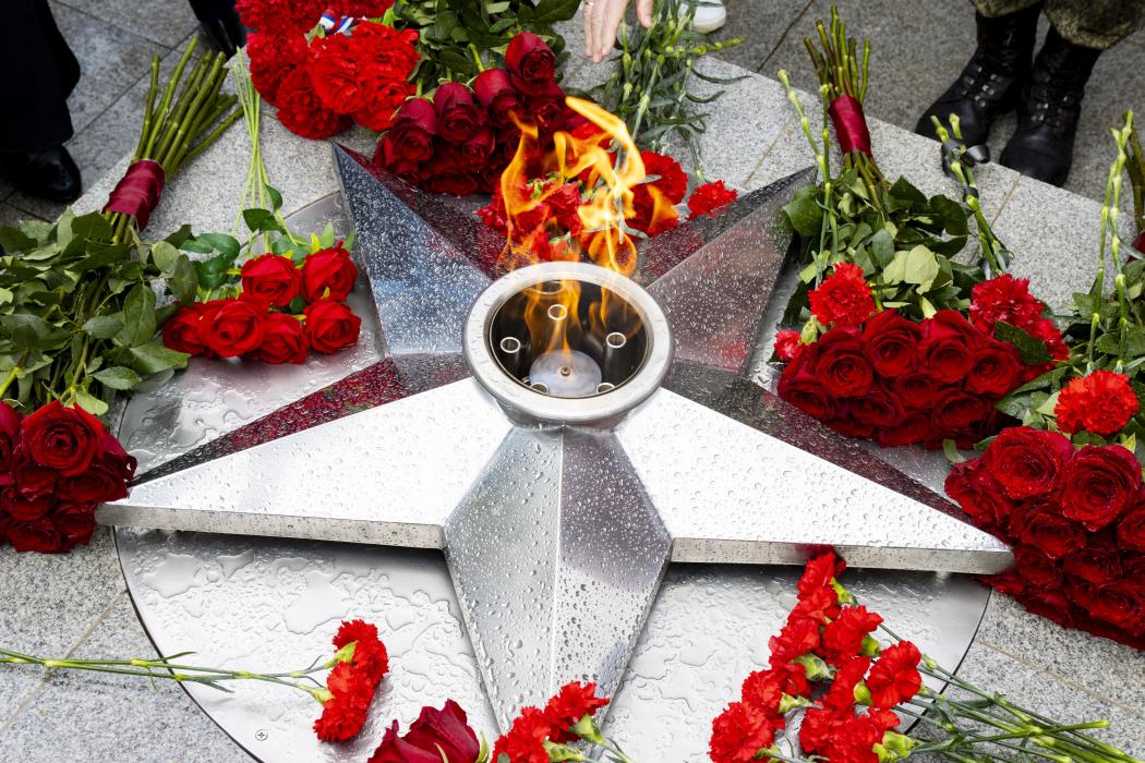 Памятник участникам СВО открыли в Великих Луках