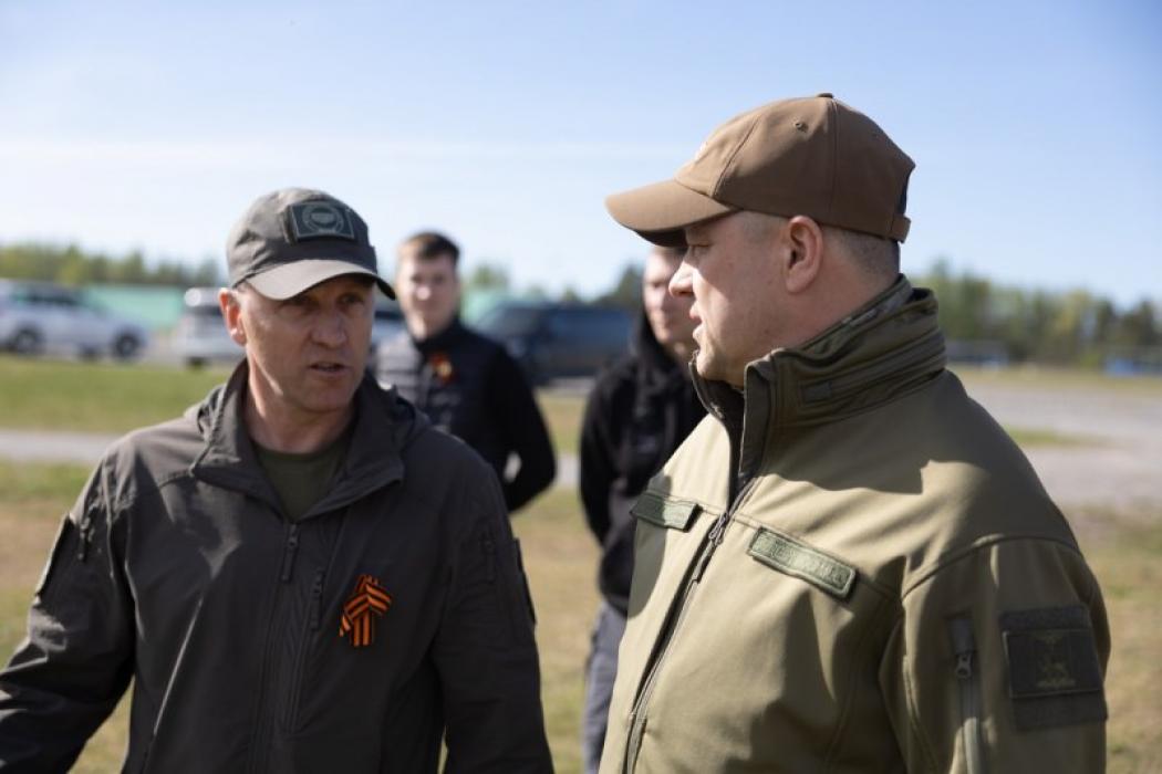 Михаил Ведерников провёл стрелковую тренировку с курсантами центра «Воин» перед «Зарницей 2.0»