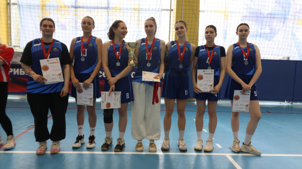 Псковичи впервые за последние 19 лет выиграли чемпионат области по баскетболу 