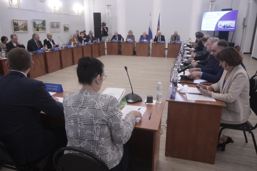 «Большой путь перемен»: Борис Елкин отчитался о работе за 2025 год и пятилетку во главе города