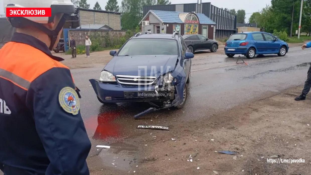 ДТП на улице Железнодорожной в Пскове