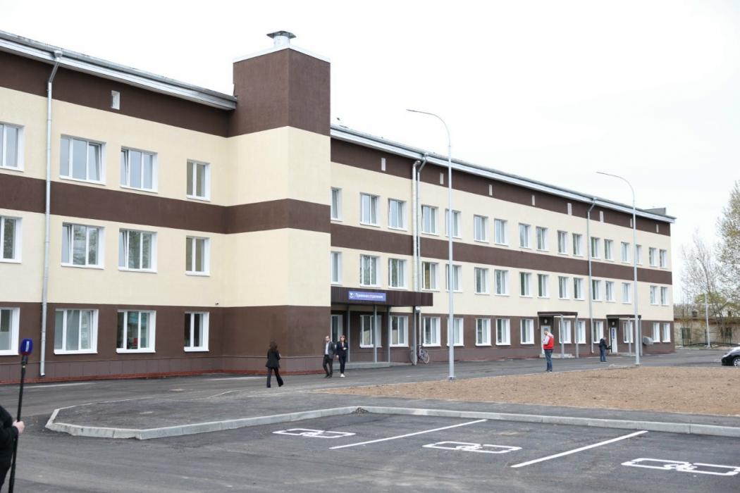 Министр здравоохранения России осмотрел Гдовскую больницу после реконструкции