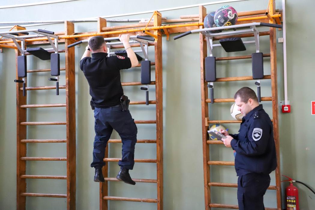 Полицейский из Куньинского района победил в областном конкурсе «Лучший по профессии» среди участковых