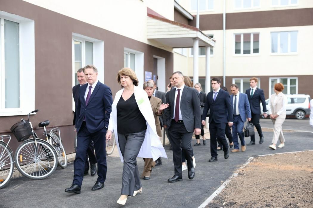 Михаил Мурашко оценил работу ФАПа в Самолве, построенного по региональной программе