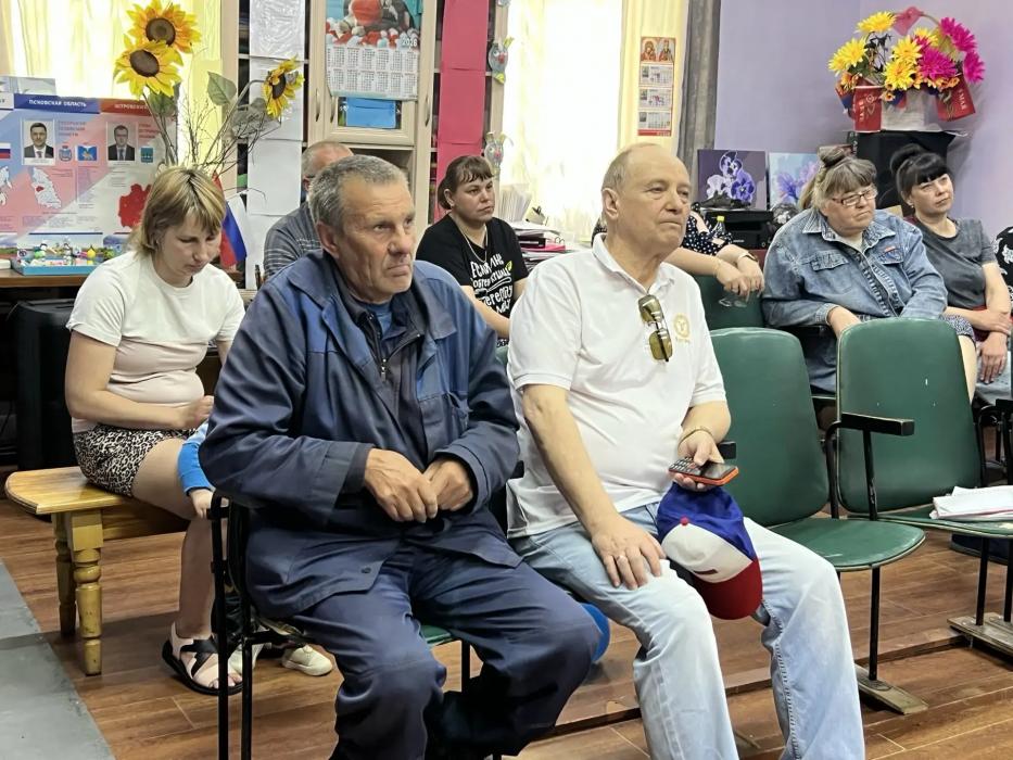 ЕР продолжает сбор предложений в Народную программу в Псковской области