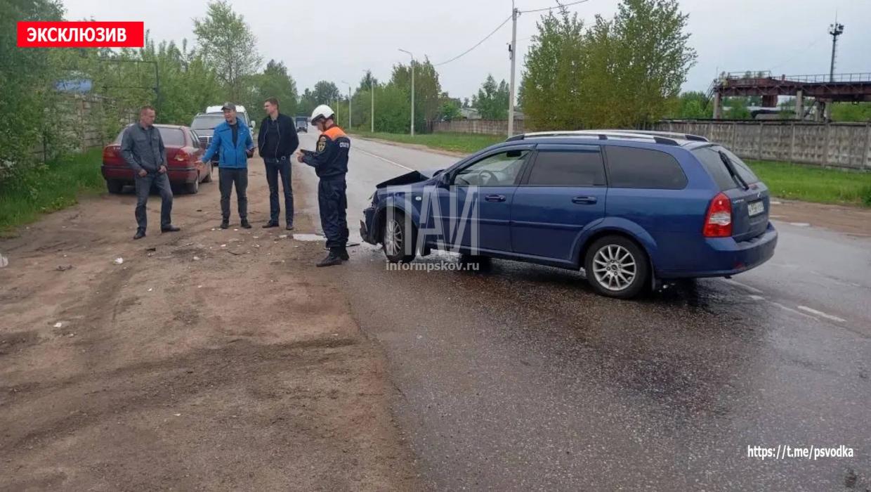 ДТП на улице Железнодорожной в Пскове