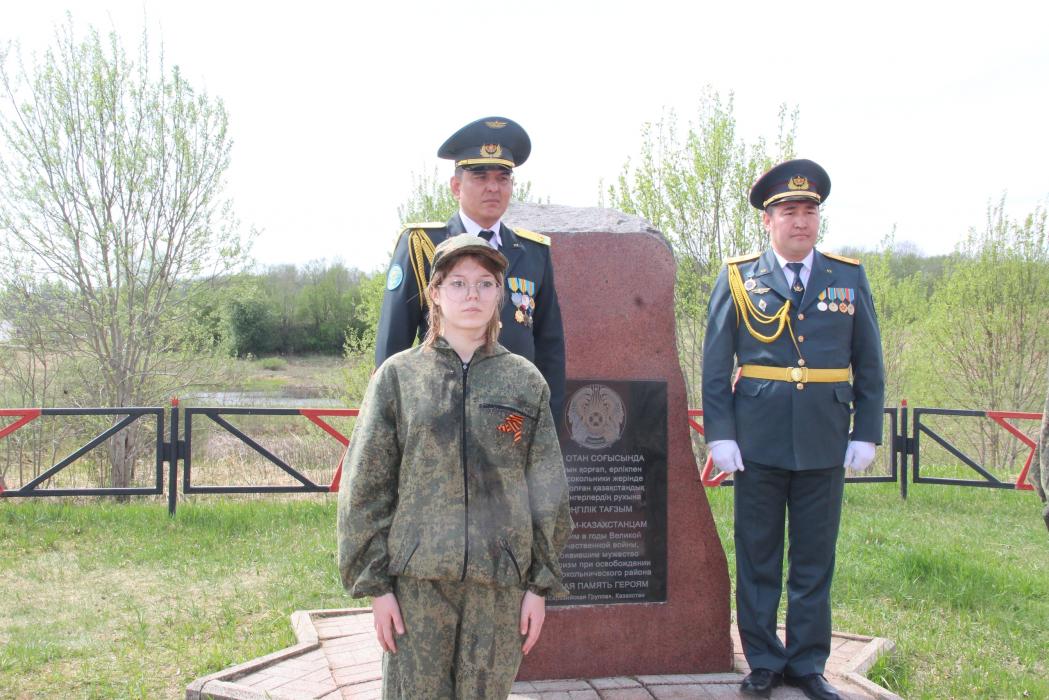Память Героя СССР Алии Молдагуловой почтили в Новосокольническом районе