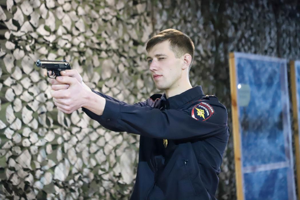 Полицейский из Куньинского района победил в областном конкурсе «Лучший по профессии» среди участковых