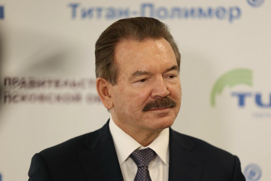 Глава администрации президента Республики Беларусь ознакомился с производством завода «Титан-Полимер»