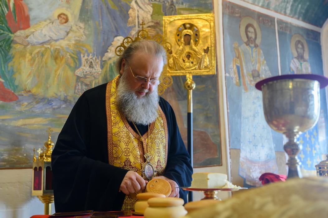 Литургия в Троицком соборе 