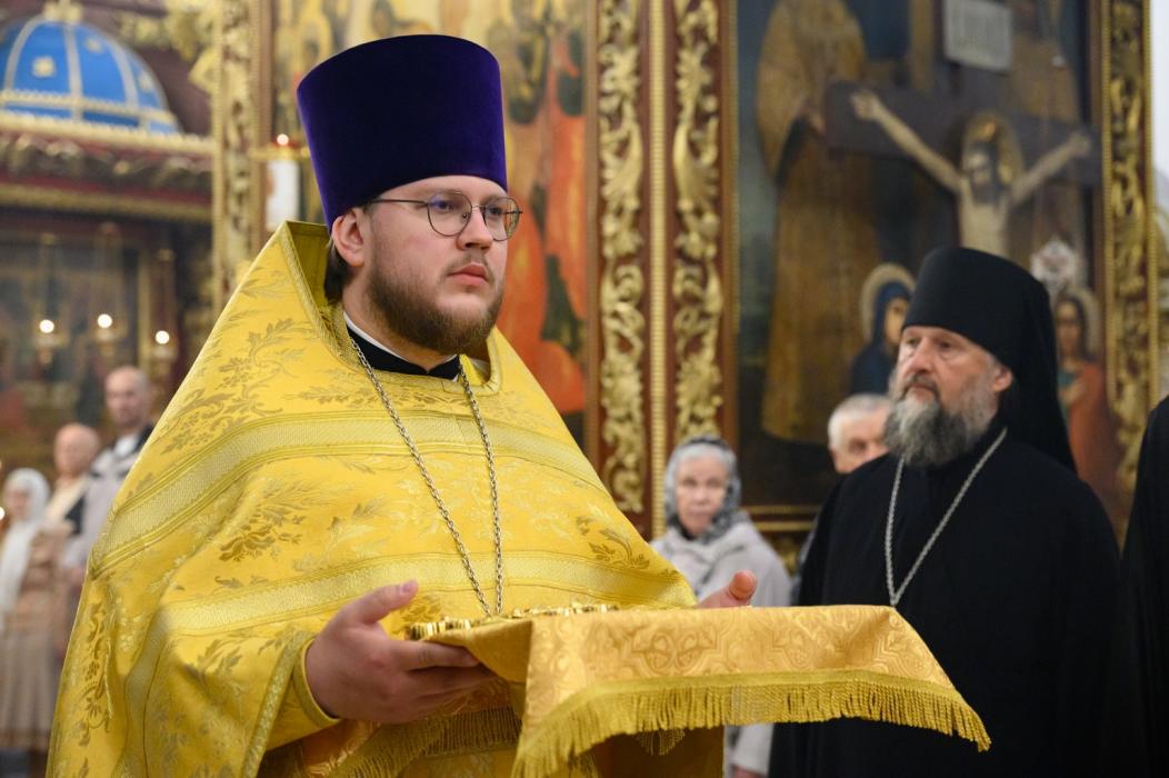 Литургия в Троицком соборе 