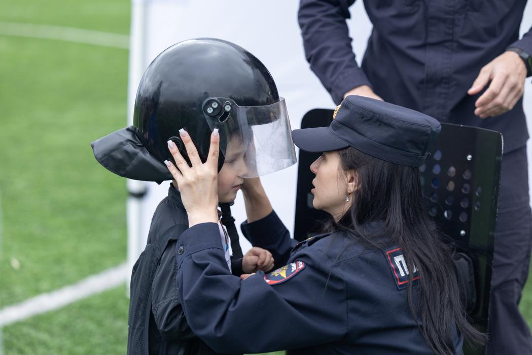 Как дети осваивали профессии экстренных служб: фоторепортаж с фестиваля «Безопасный город» в Пскове