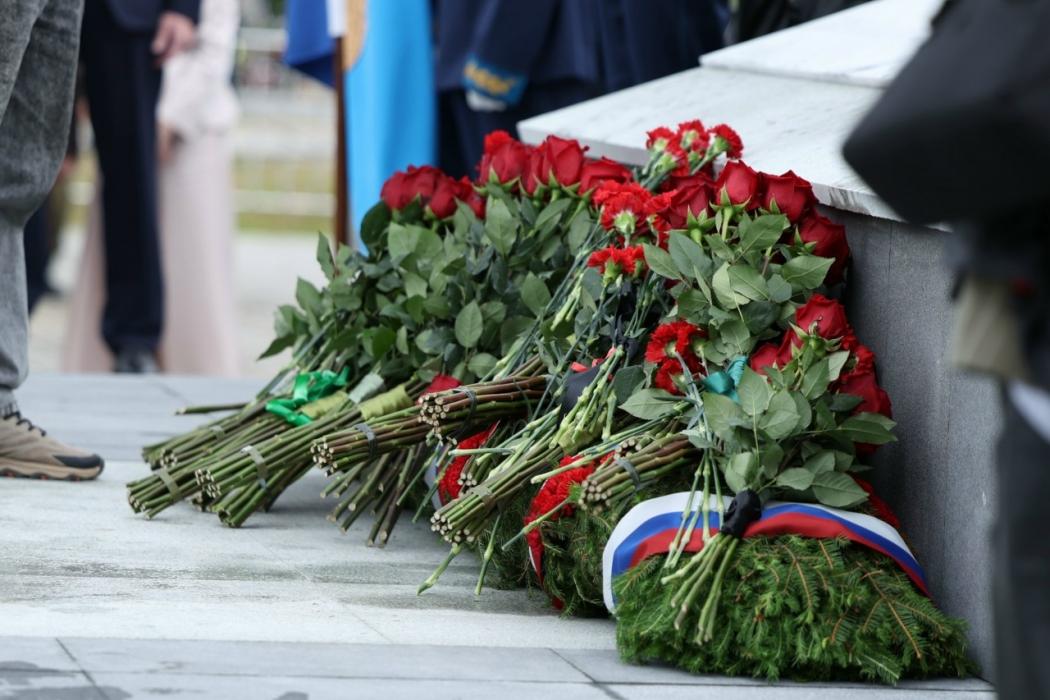 Мемориальный комплекс в честь защитников Отечества открыли в Пскове