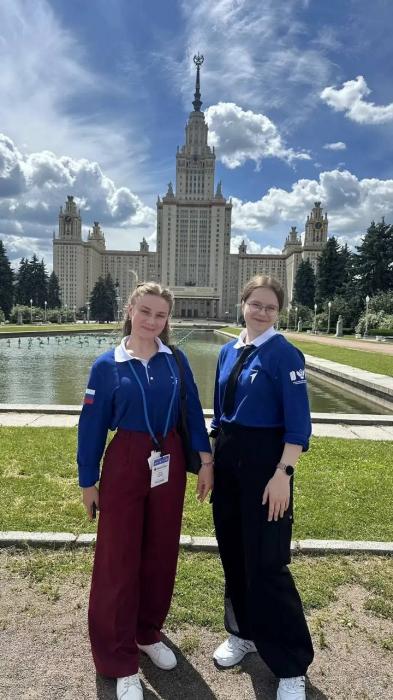 Псковичи приняли участие в форуме президентов школ в Москве