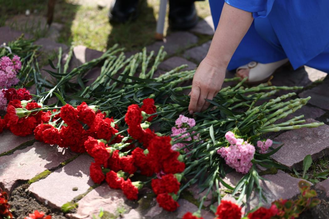Митинг памяти ко Дню партизан-подпольщиков прошёл в Пскове