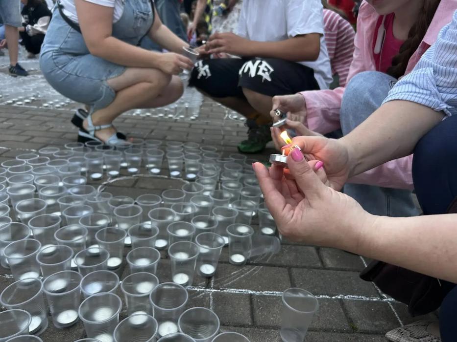 «Свечи памяти» зажгли в Великих Луках в рамках Народной программы ЕР
