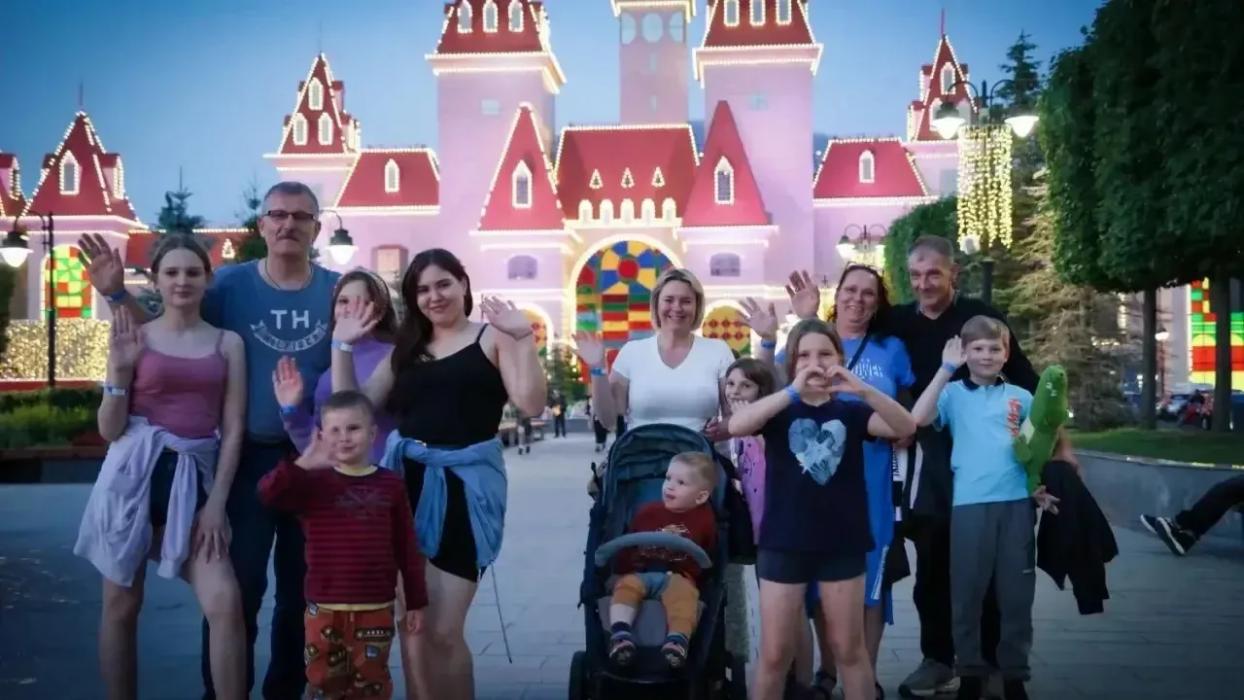 Переехавшие в Псковскую область многодетные семьи переселенцев побывали в Москве