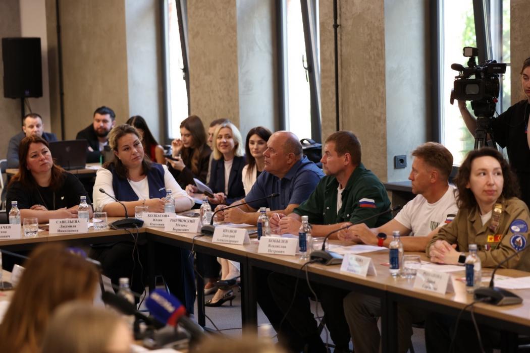 Итоги работы молодёжной политики за полгода подвели в Пскове