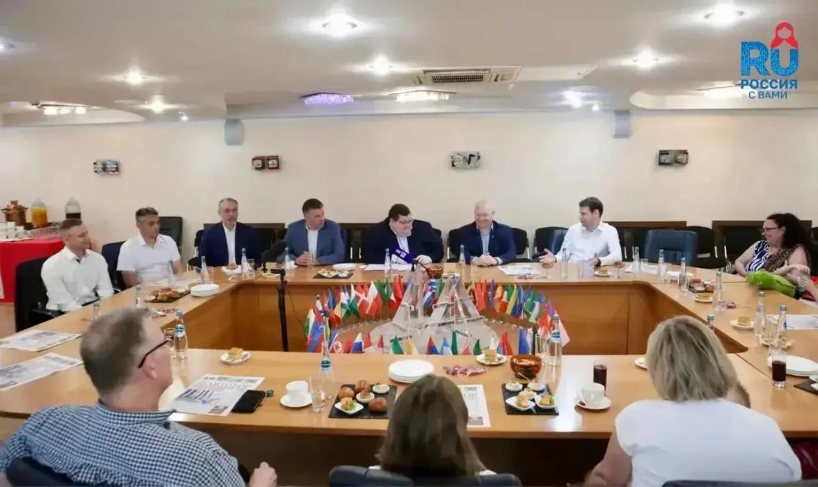 Переехавшие в Псковскую область многодетные семьи переселенцев побывали в Москве