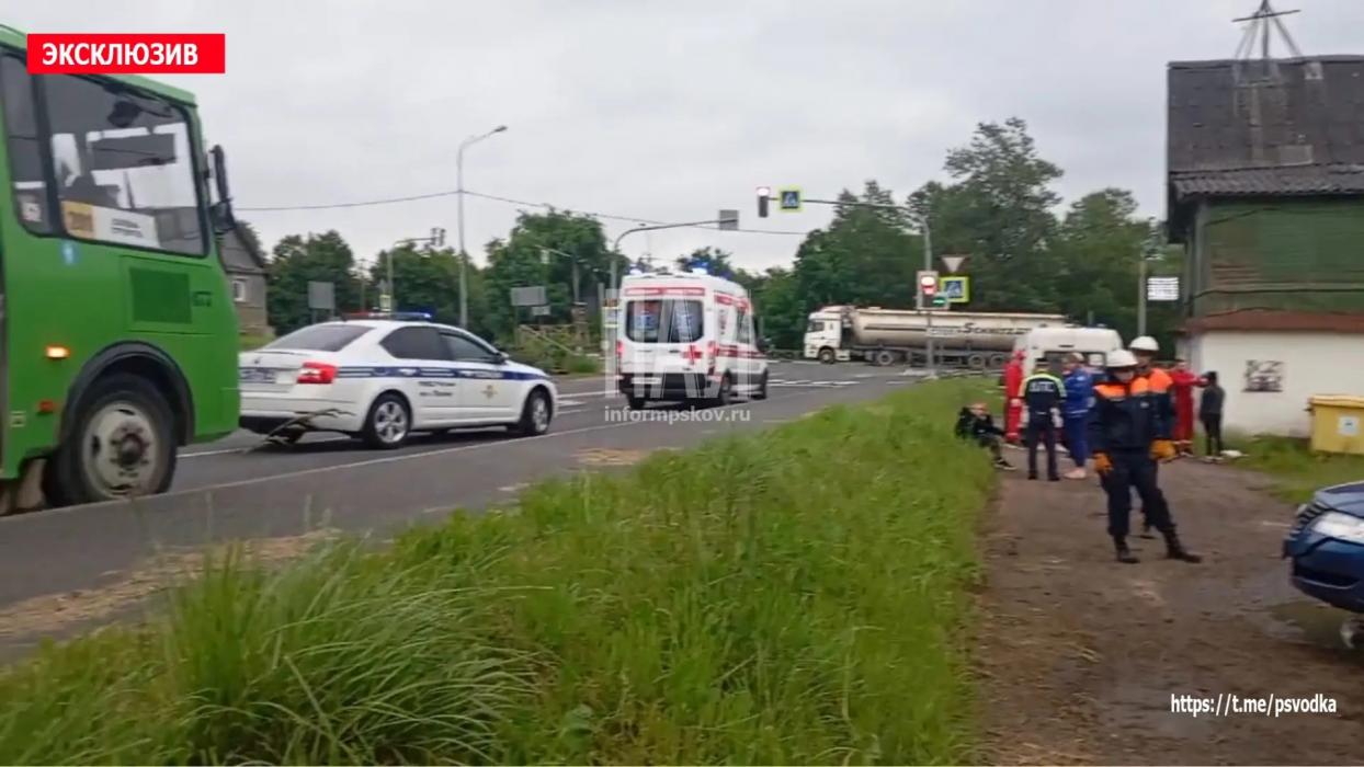 Пять человек пострадали в ДТП на улице Советской Армии в Пскове