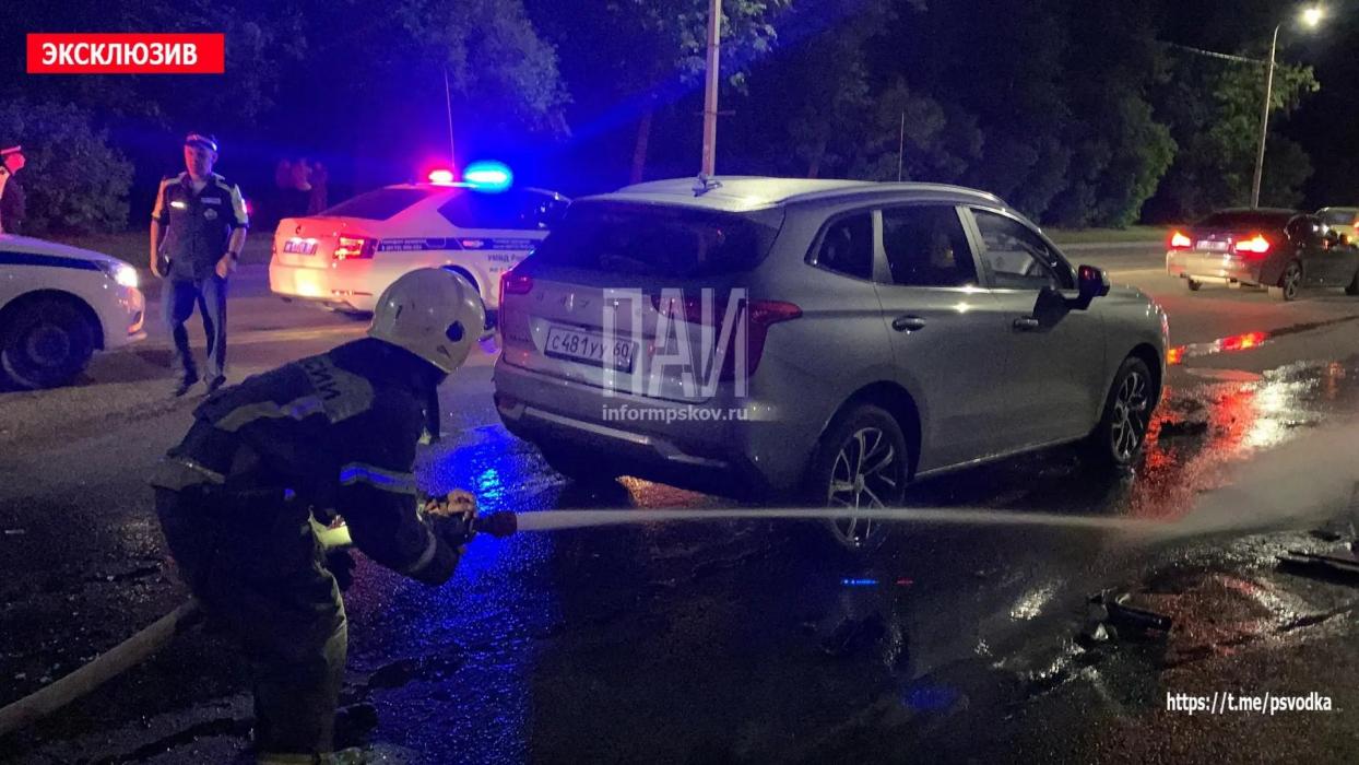 Авария в Пскове на улице Юбилейной