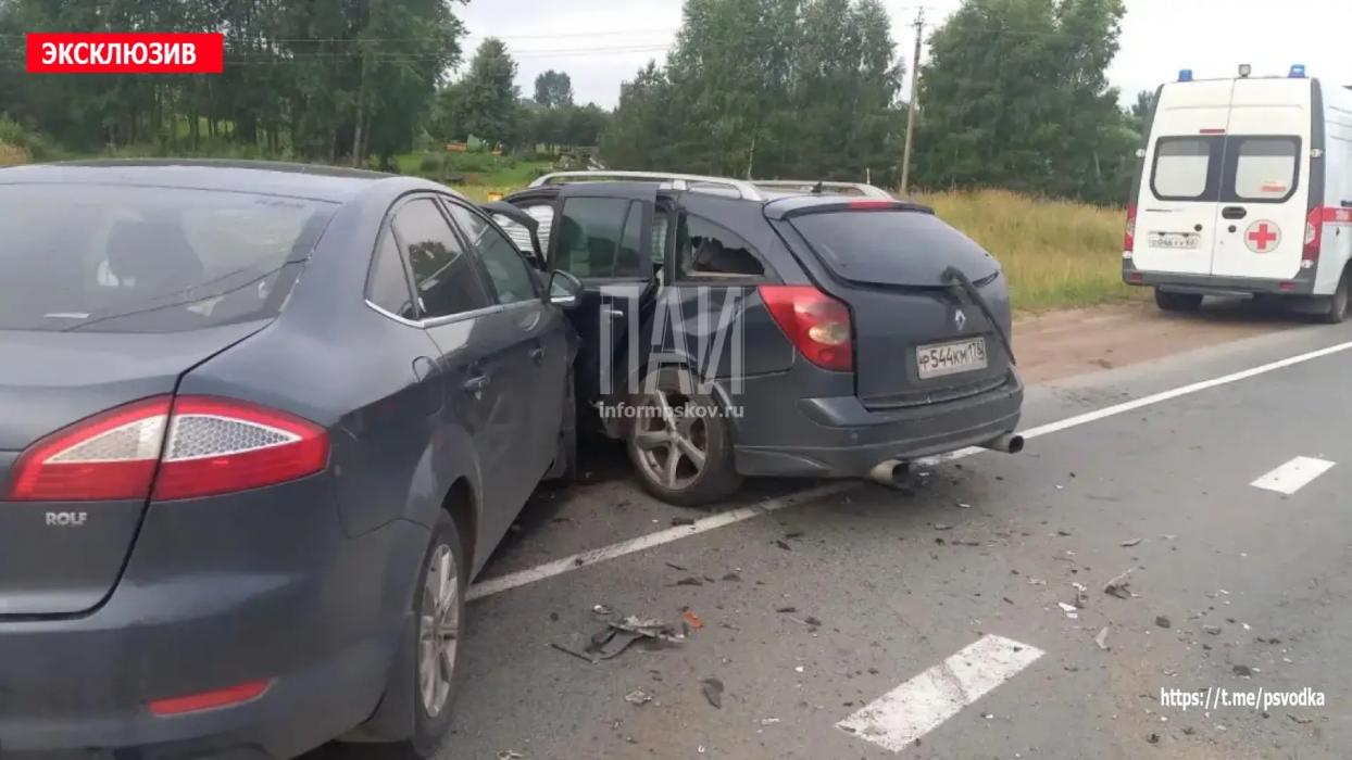 Два водителя пострадали в ДТП в Великолукском районе