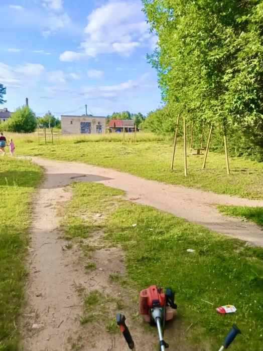 В микрорайоне «Майский» в Печорах привели в порядок детскую площадку