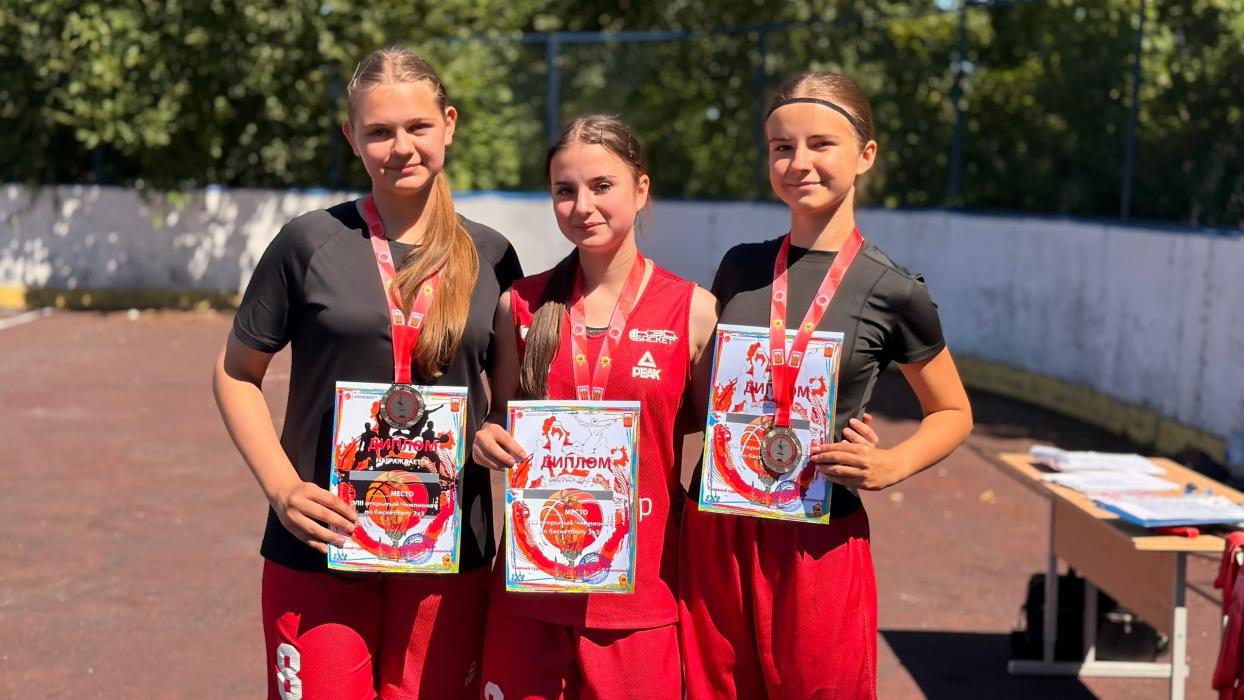 Подведены итоги открытого чемпионата по баскетболу 3x3 в Великих Луках 