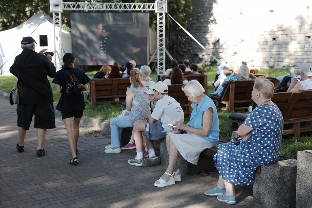 Назад в прошлое: в Пскове стартовал фестиваль «Псковские каникулы»