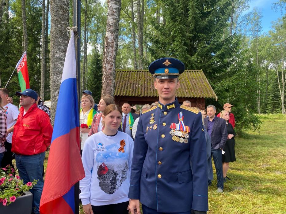 Встреча ветеранов и участников партизанского движения прошла на Кургане Дружбы в Псковской области