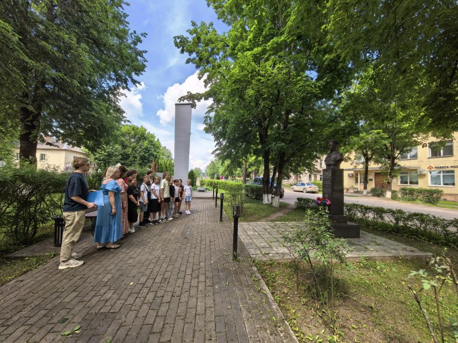 Торжественный митинг в Стругах Красных