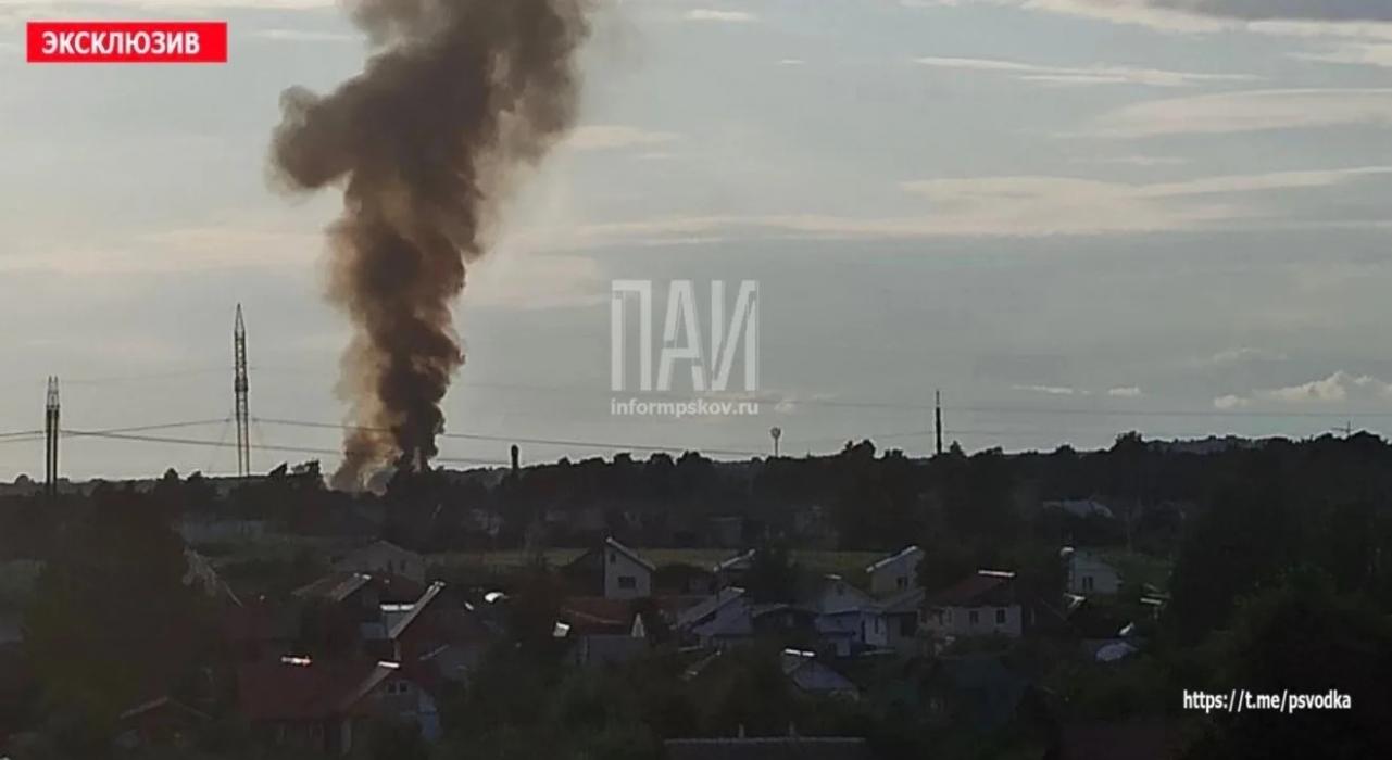 Ферма горит в Псковском округе